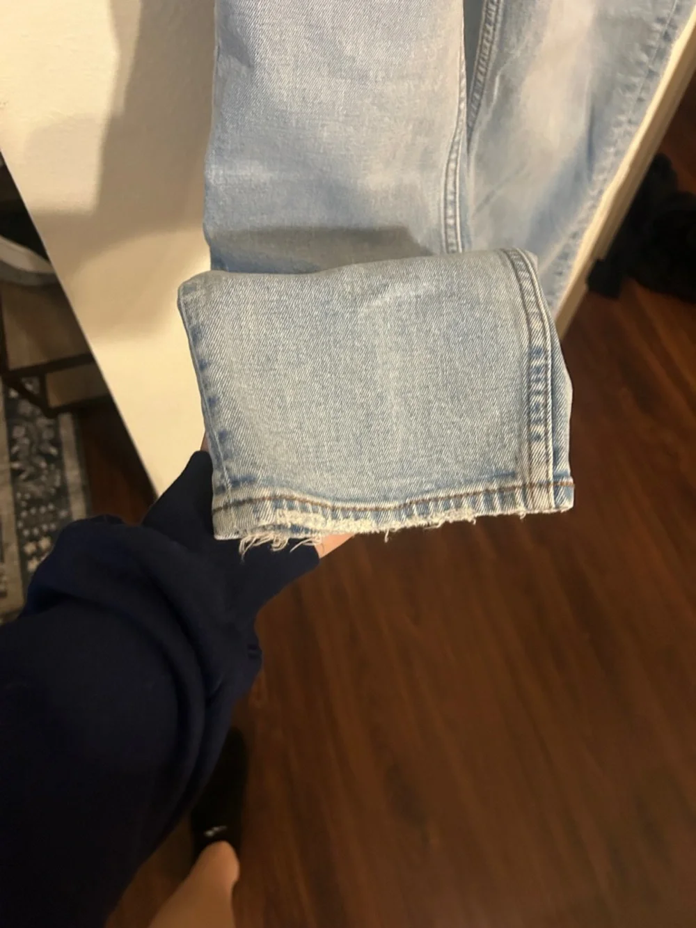 Abercrombie high waisted ankle straight jeans. - Picture 4 of 4